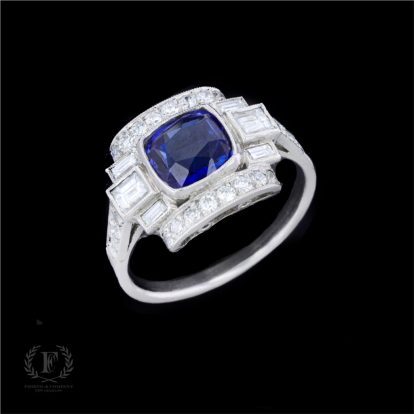 ANTIQUE PLATINUM SAPPHIRE & DIAMOND RING