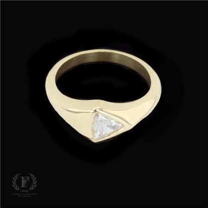 SLEEK CONTEMPORARY 18K BEZEL SET TRILLION DIAMOND RING